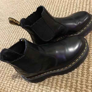 Dr. Martens 2976 Quad Chelsea Boots